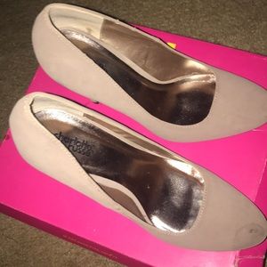 Women's pumps